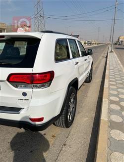 جیپ گراند شیرۆکی